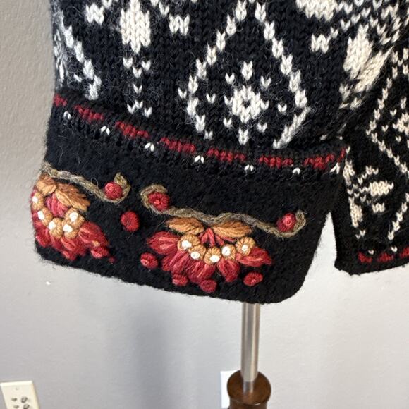 Icelandic Design Full Zip Sweater Jacket Size M Embroidered Floral Lined Wool - Picture 7 of 12